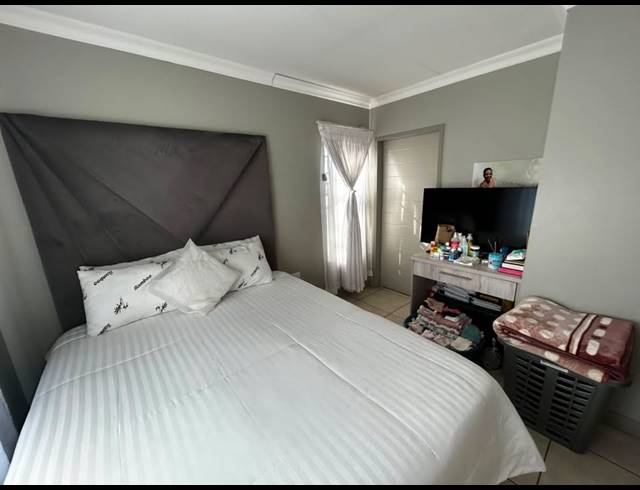 3 BEDROOM TOWNHOUSE TO LET IN MONTANA